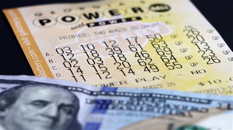 Wisconsin couple claims $316 million Powerball prize .